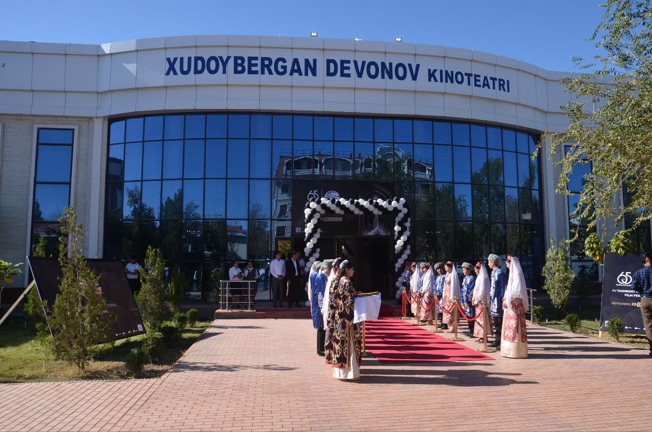 В Хорезмской области открылся кинотеатр имени Худойбергана Девонова
